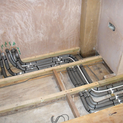 Montaje de tuberias multicapa para calefaccion