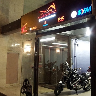 Reforma integral y apertura local taller mecánico (2013)