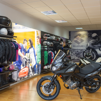 Proyecto mobiliario Motos Marín (Elche-Murcia)