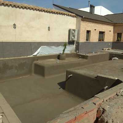piscina manzaneque