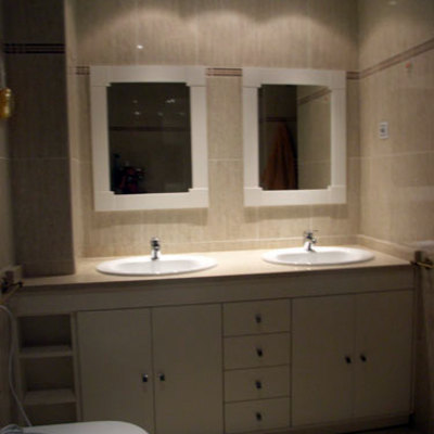 Mueble a medida blanco con espejos