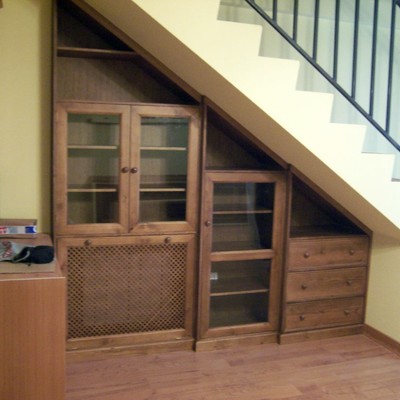 Mueble bajo escalera