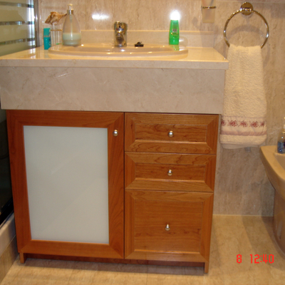 Mueble de baño a medida en cerezo