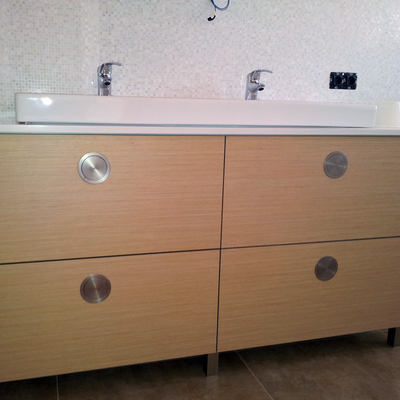 MUEBLE DE BAÑO A MEDIDA.