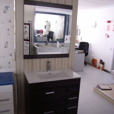 Mueble en melamina wengue