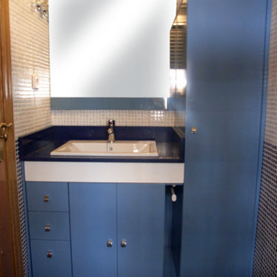 Mueble lacado en azul a medida