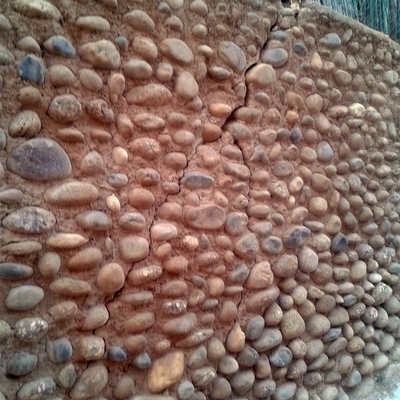 Muro de cantos rodados