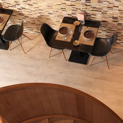 SUELOS BERRY Natural-Cracked-Oak-4661-RSH1