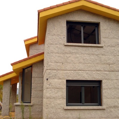 Obra nueva de piedra gris en Arbo