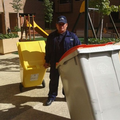 Onehabitat mantenimiento de cubos basura comunitarios