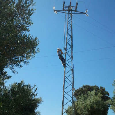 Operando seccionador Alta Tensión