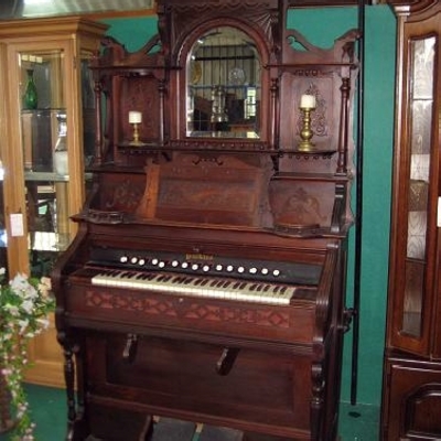 Organos y pianos 