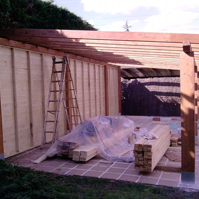 porche y tabique de madera