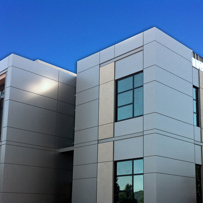 Fachada Revestida de Panel Composite