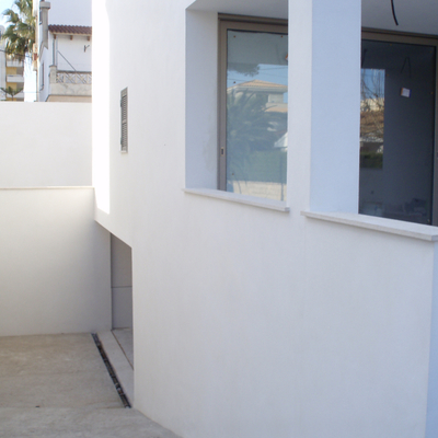 parte lateral de la misma obra 