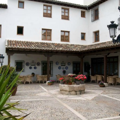 Patio de hotel en Chichon