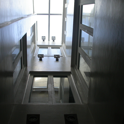 Patio interior Microcemento blanco brillo