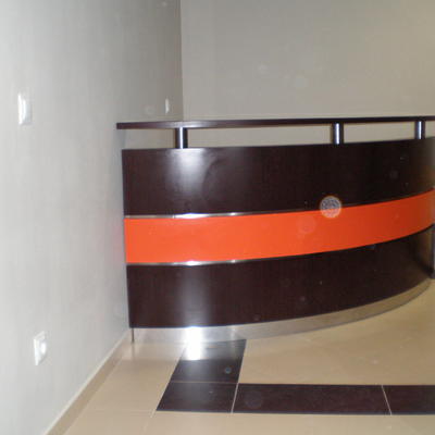 barra bar wengue y naranja 