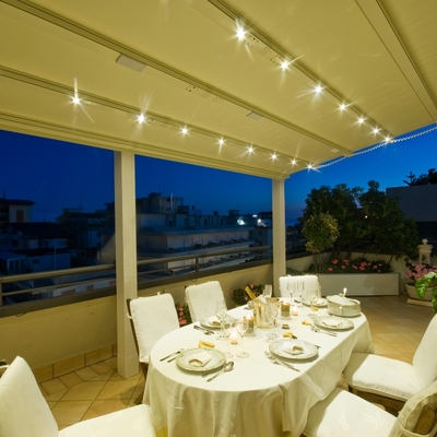 PERGOLA EN RESTAURANTE DE  ELEGANCIA