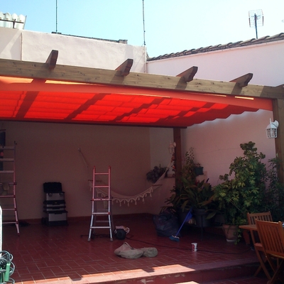 pergola madera y  toldo corredero