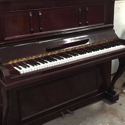 Piano vintage decoración