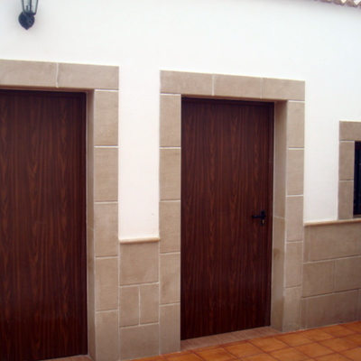 Piedra zocalo casa rural Jaen