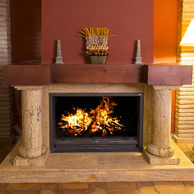 CHIMENEA TRAVERTINO ORO PORO ABIERTO
