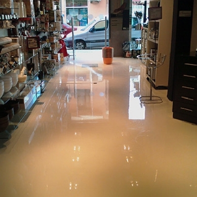 Pintar suelo de tienda