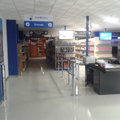 PINTURA EN LOCAL COMERCIAL