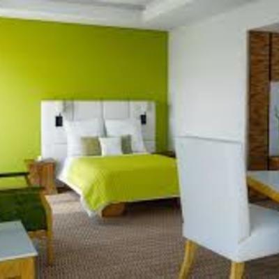 VERDE PISTACHO CON BLANCO