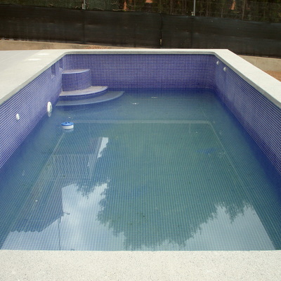 PISCIANA ACABADA CON PIEDRA DE CORONACION EN SITU