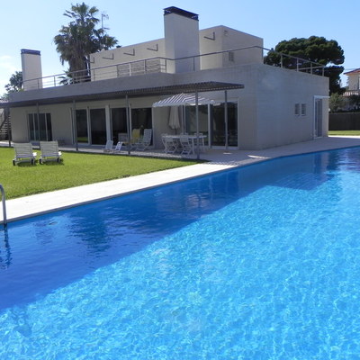 CASA Y PISCINA