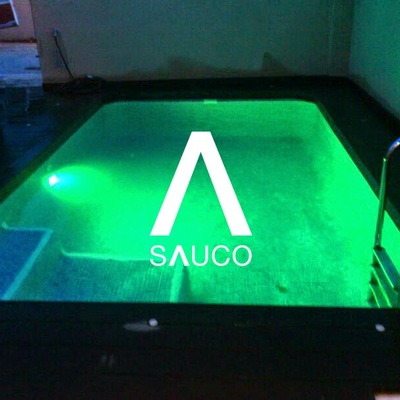 Piscina adaptada a espacio