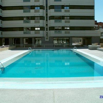 Piscina Comunitaria desbordante