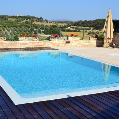 Piscina con Desbordante Oculto