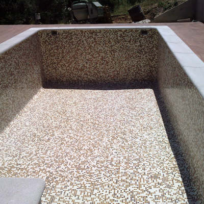 piscina con gresite difuminado