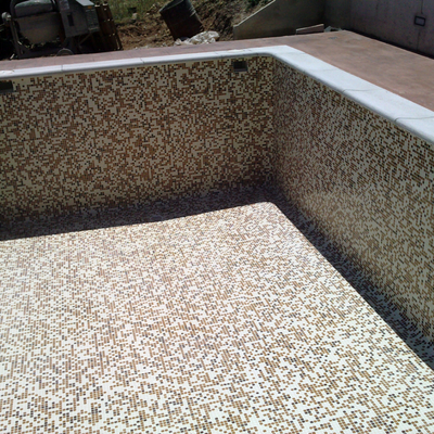 piscina con gresite difuminado