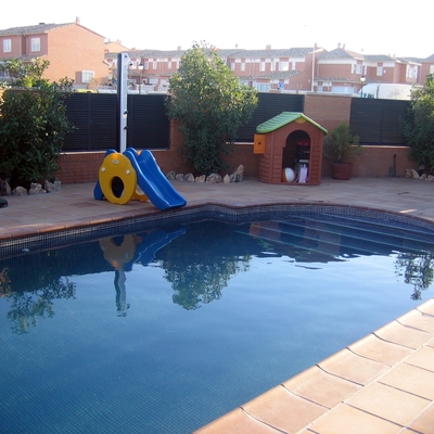 PISCINA  CON PIEDRA DE GRESS