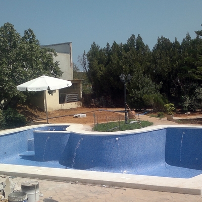 Piscina con yacuzzi