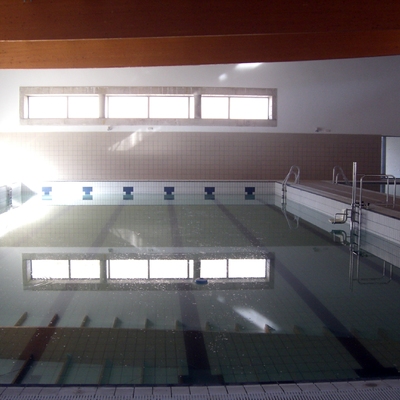PISCINA CUBIERTA DE ALCALÁ LA REAL EN ( JAEN )