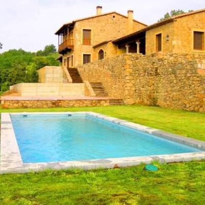 Piscina en masia