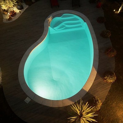 Piscina con iluminacion