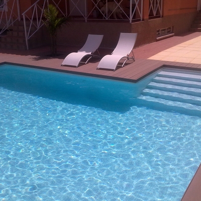 Piscina privada en Los Olivos