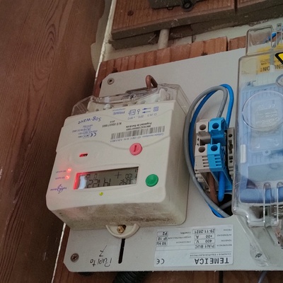 PLACA CELOSIA EN CUADRO DE CONTADORES