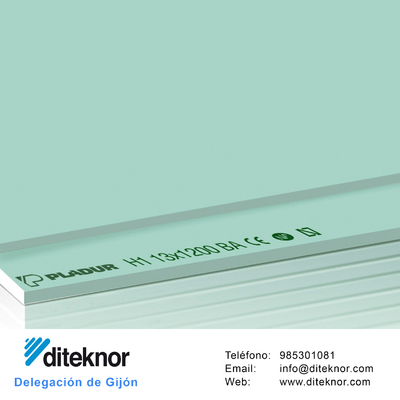 Placa de pladur hidrófuga, uno de los muchos productos de tabiquería seca