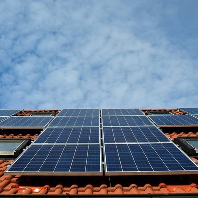 Paneles solares en su vivienda