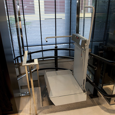 PLATAFORMA SALVA ESCALERAS CURVA JOVAL