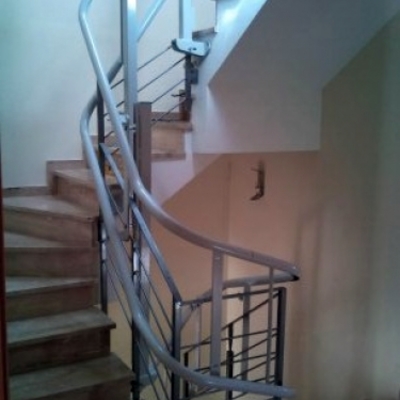 PLATAFORMA SUBE-ESCALERAS