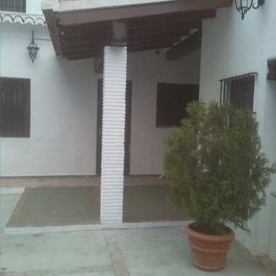 Porche de la entrada de la casa