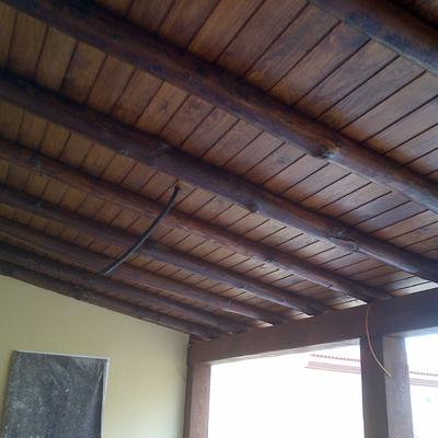 porche de madera tratada